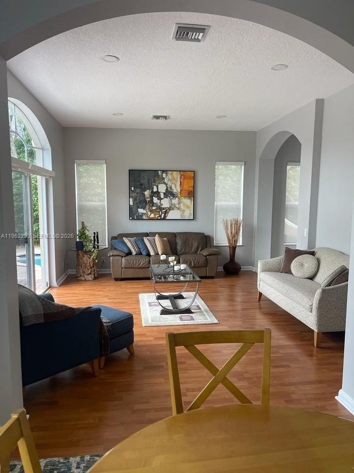 2645 Sw 130th Ter #0 - Photo 7 of 34