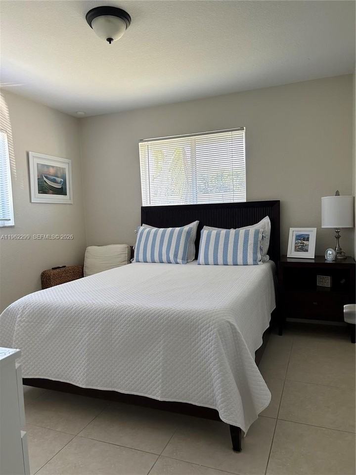 8791 Sw 87th St - Photo 7 of 11