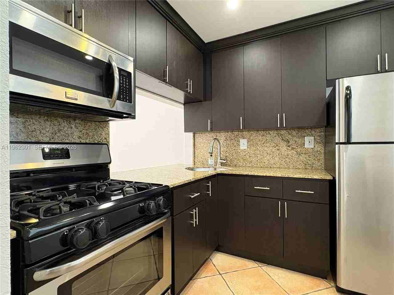 8600 Sw 67th Ave #915 - Photo 4 of 23