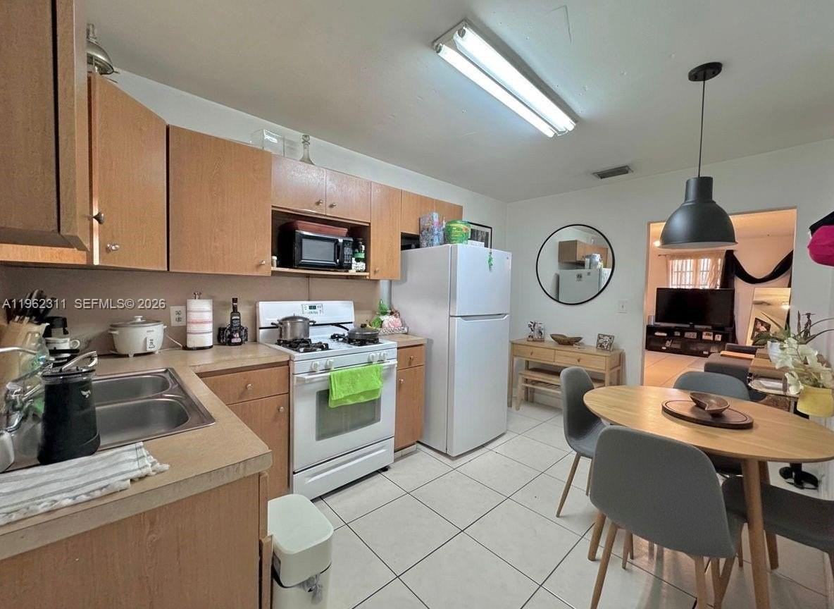 367 E 20th St #369 - Photo 5 of 10