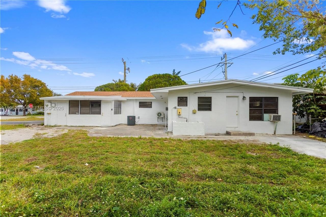 6200 Fletcher St - Photo 6 of 49