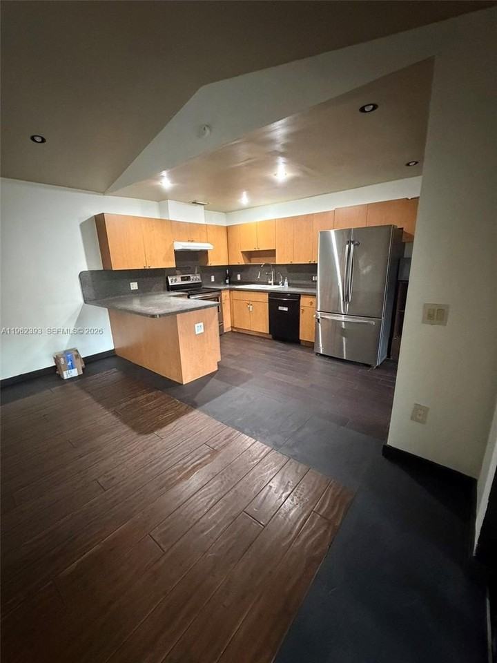 9850 Nw 15th Ct #9850 - Photo 6 of 24