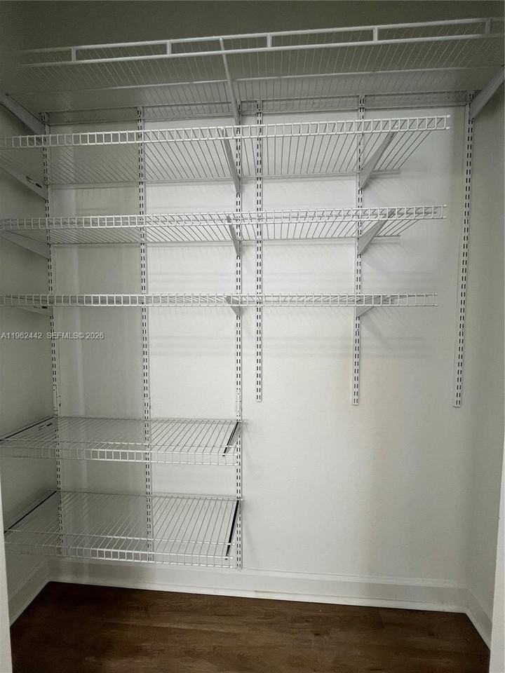 238 Ne 31st Ave - Photo 6 of 7