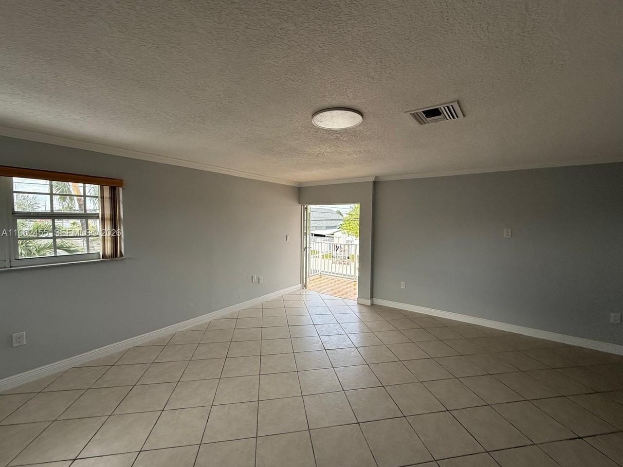 948 E 47th St #2ndFL - Photo 6 of 17