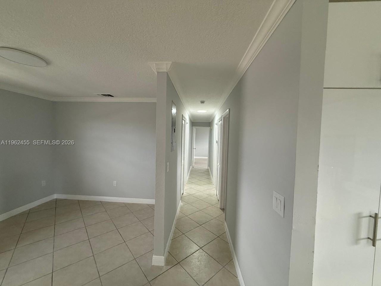 948 E 47th St #2ndFL - Photo 7 of 17