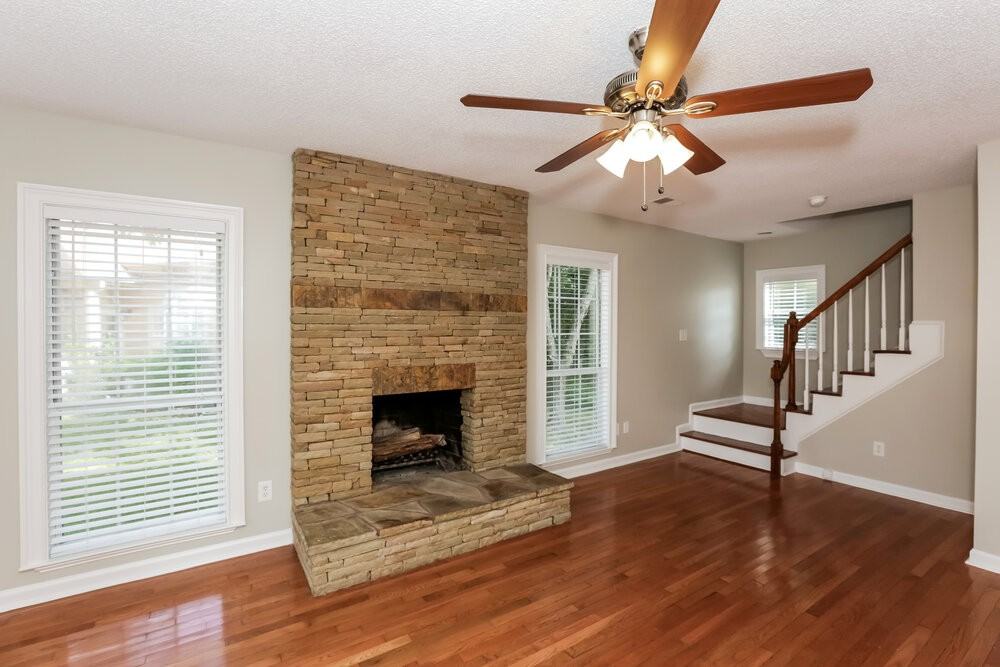 3106 Wythe Ct - Photo 3 of 15