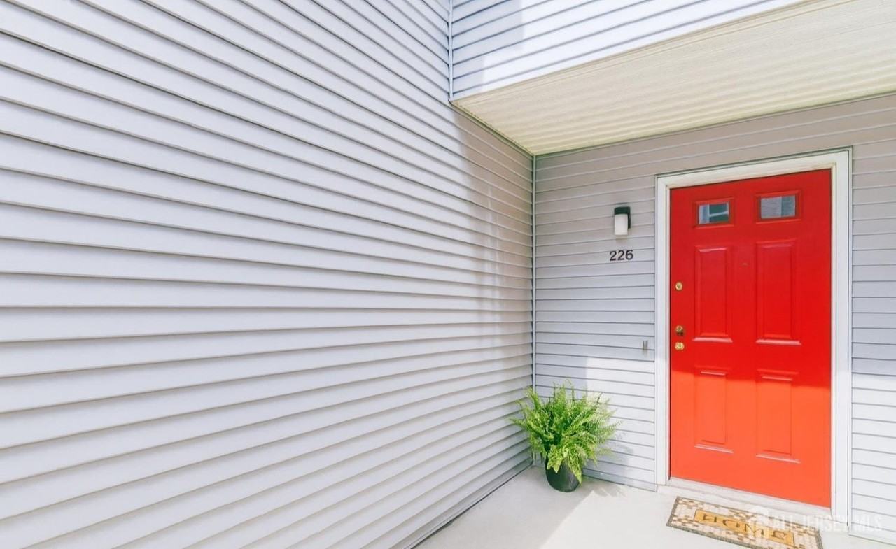 226 Bexley Ln - Photo 2 of 22