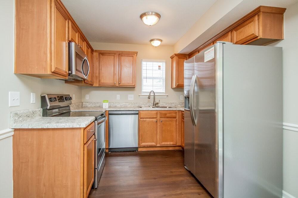 1031 Tom Hailey Blvd - Photo 5 of 17