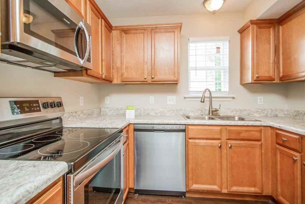 1031 Tom Hailey Blvd - Photo 6 of 17