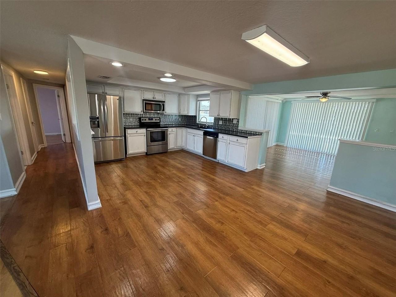 121 Carlisle Ave Nw - Photo 4 of 26