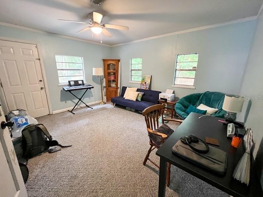 929 Nw 22nd St - Photo 7 of 18