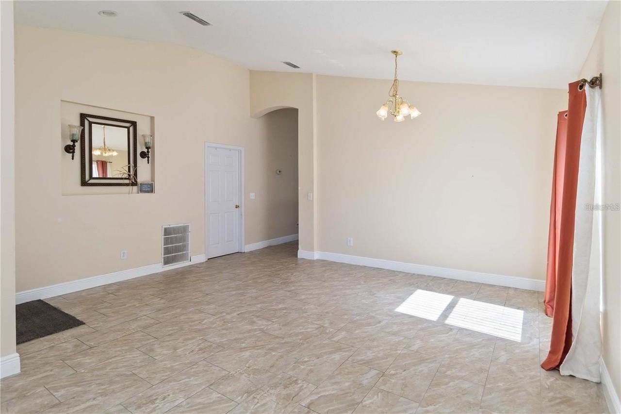 2327 Andrews Valley Dr - Photo 3 of 20