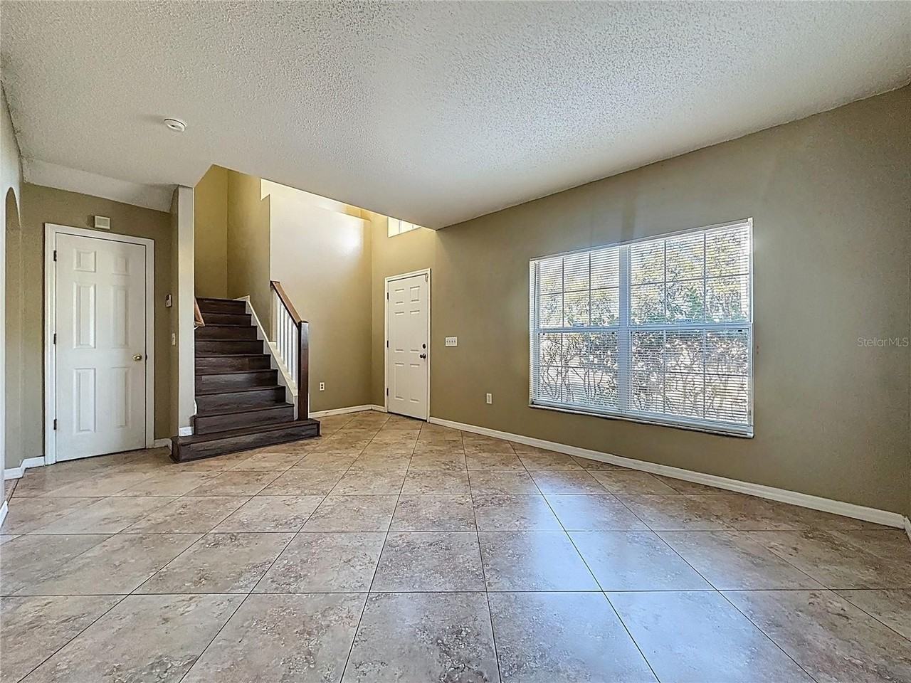 416 Gannet Ct - Photo 4 of 45