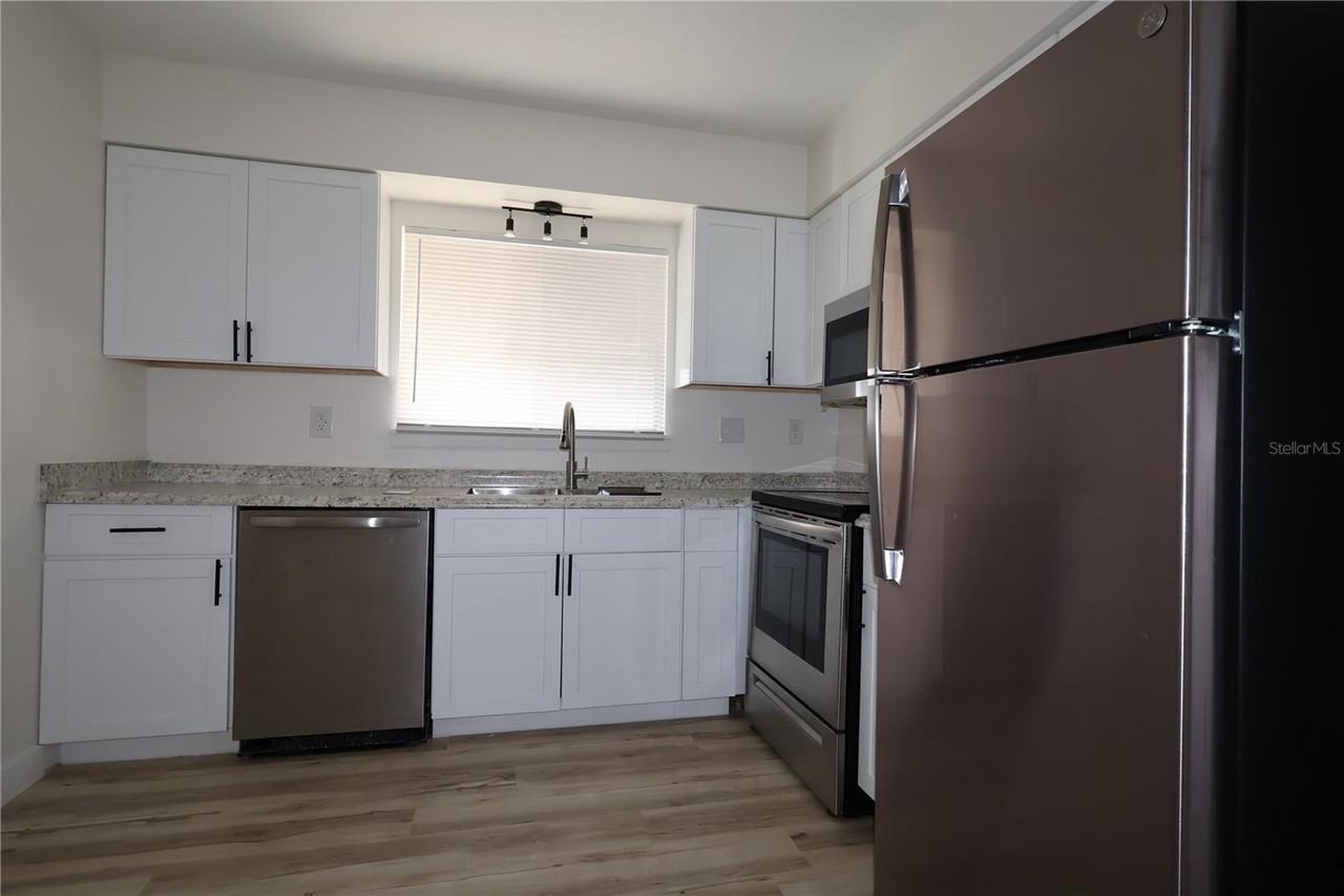 4213 S Semoran Blvd #9 - Photo 6 of 13