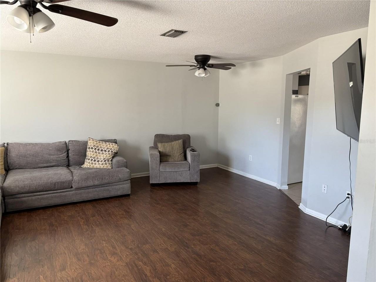 6106 Lawncrest Pl - Photo 2 of 13