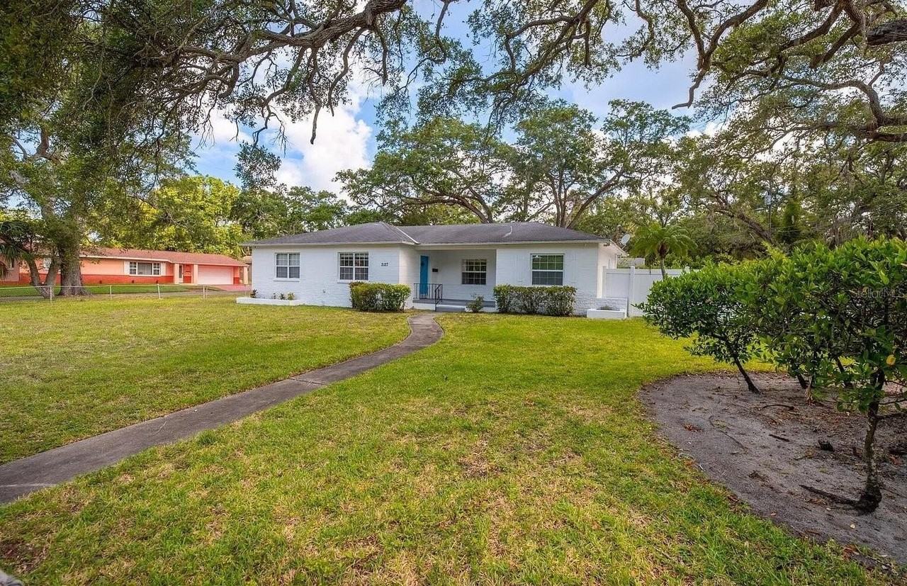 2127 26th Ave S - Photo 4 of 17