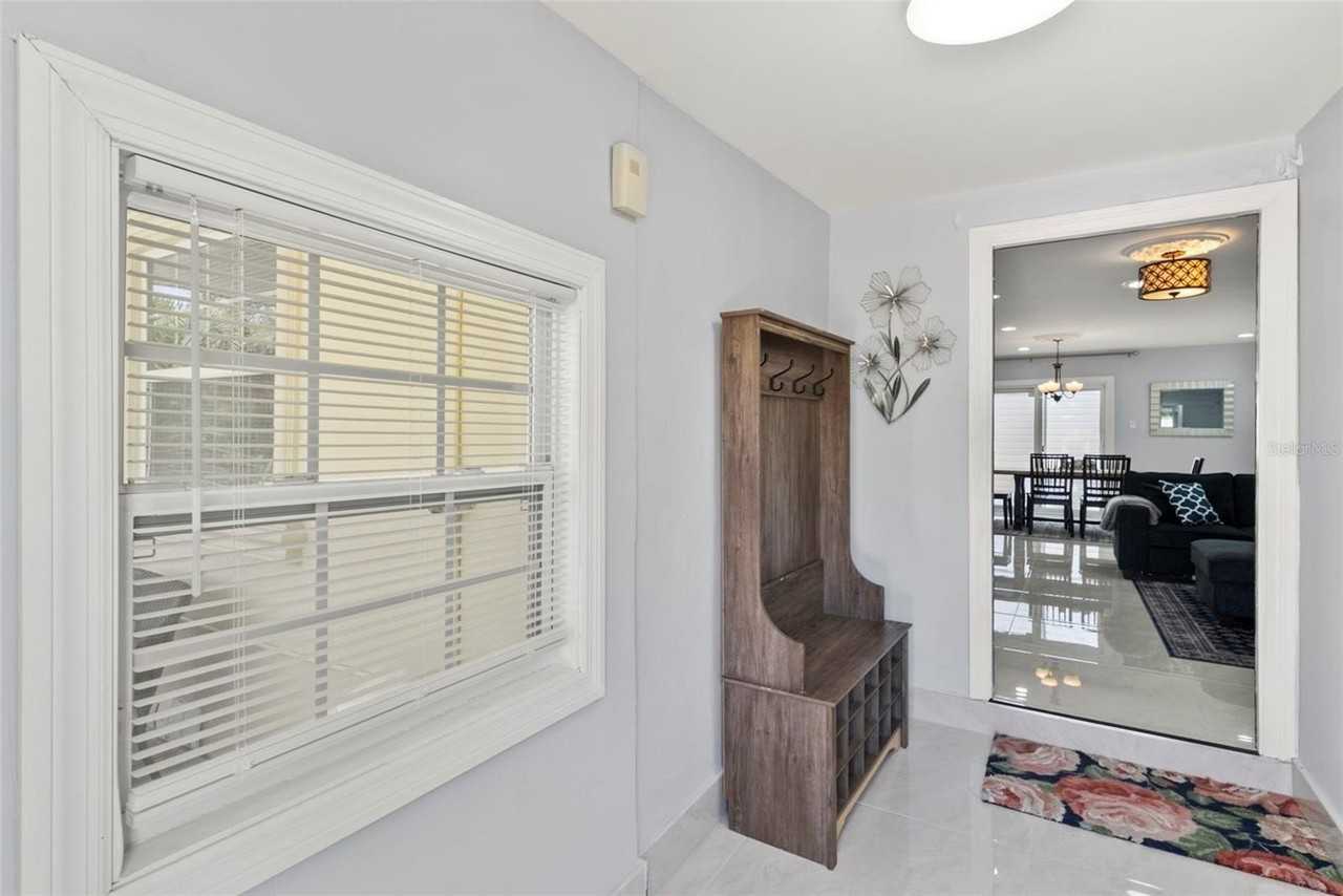 204 44th Ave - Photo 3 of 36