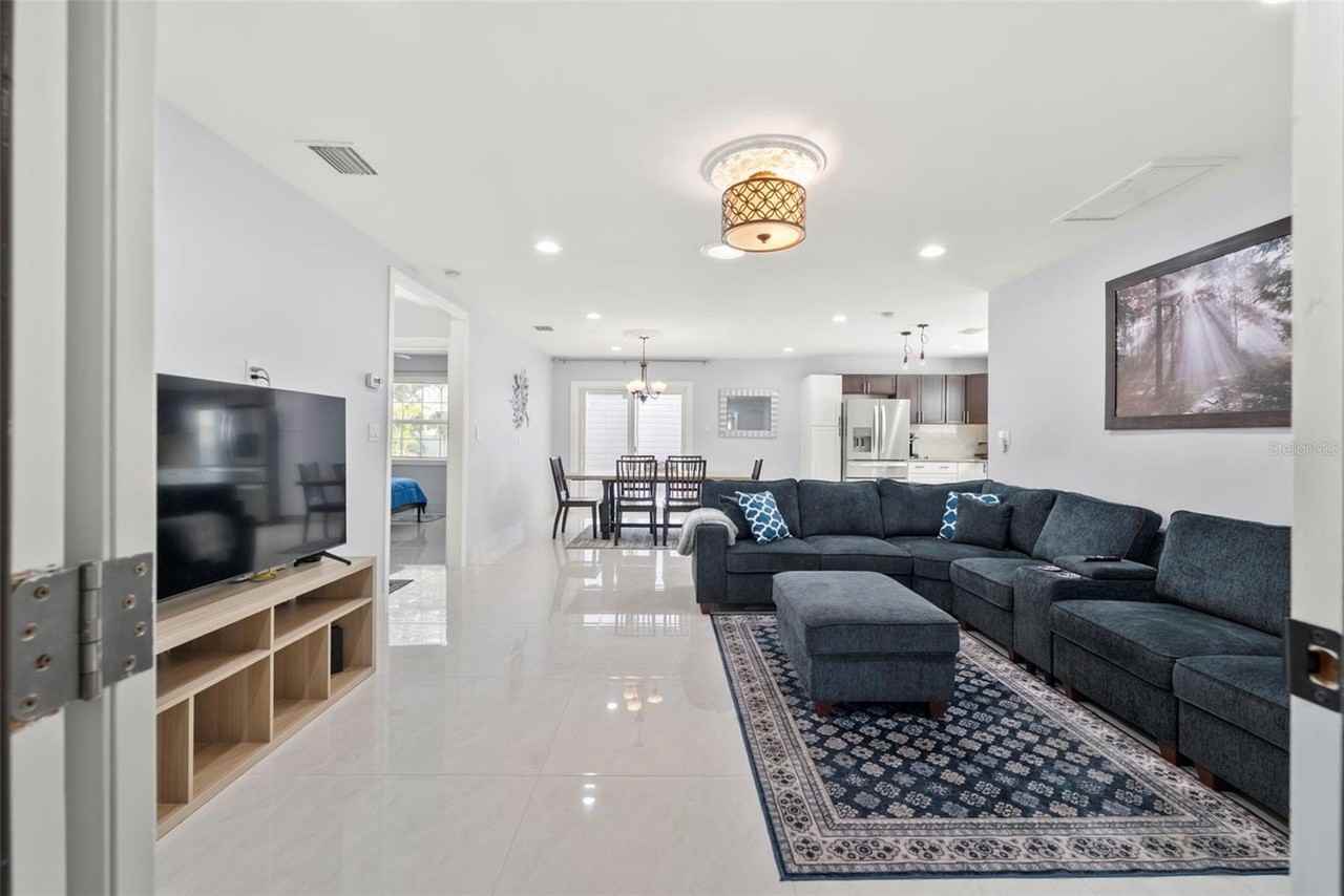 204 44th Ave - Photo 4 of 36