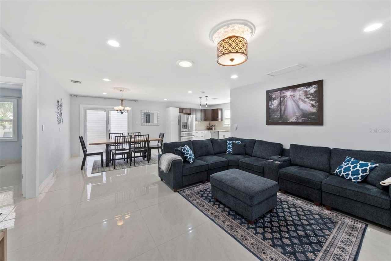 204 44th Ave - Photo 5 of 36