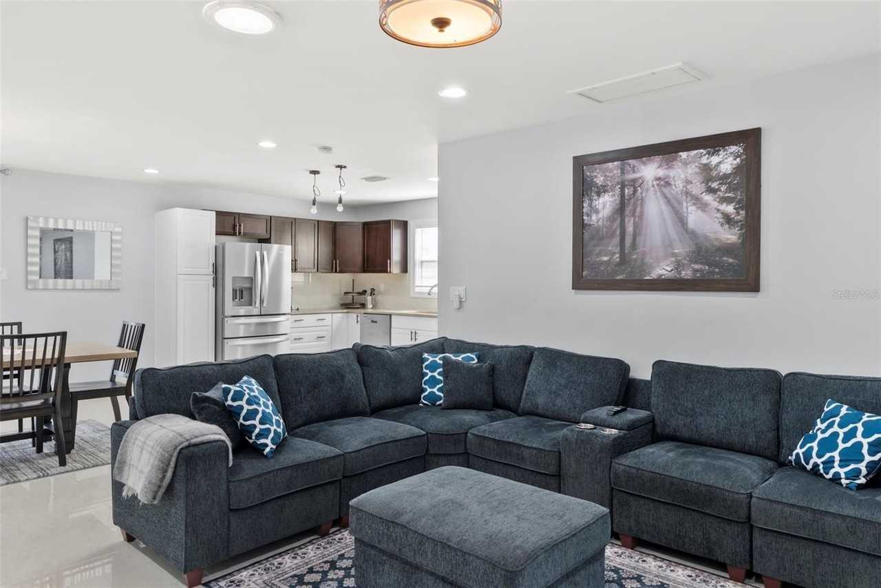 204 44th Ave - Photo 6 of 36