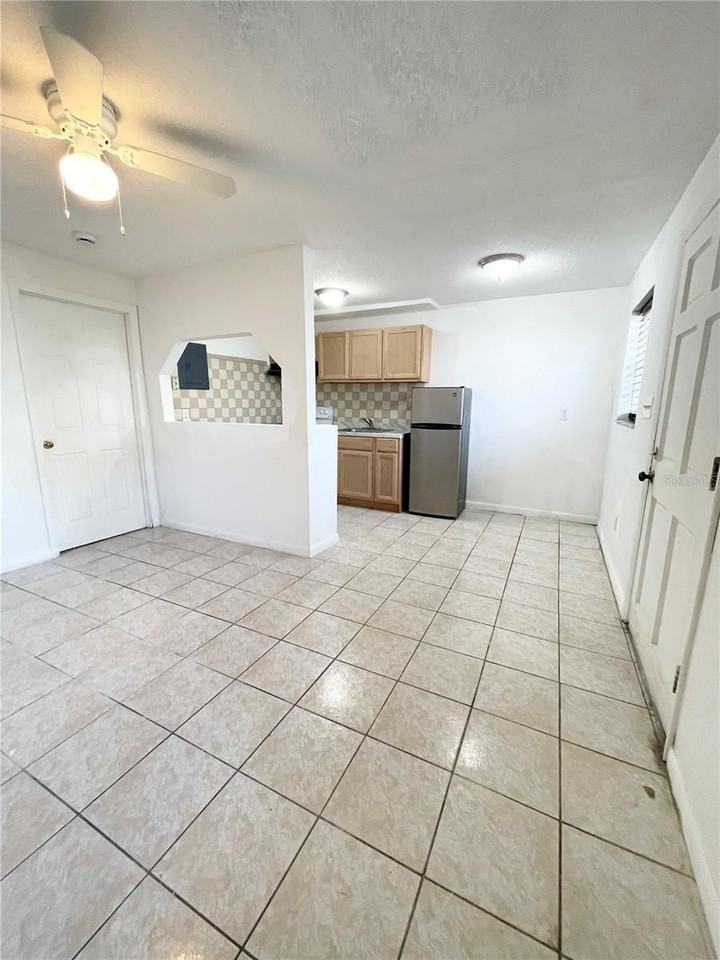 2916 N 16th St #2 - Photo 5 of 17