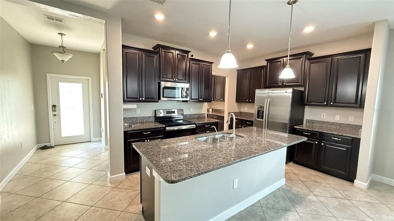 11017 Purple Martin Blvd - Photo 7 of 46