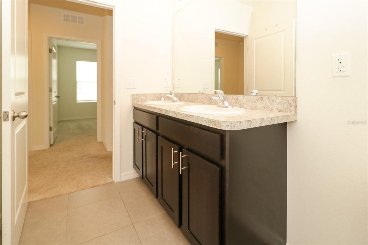 16200 Silent Sands Ln - Photo 6 of 39