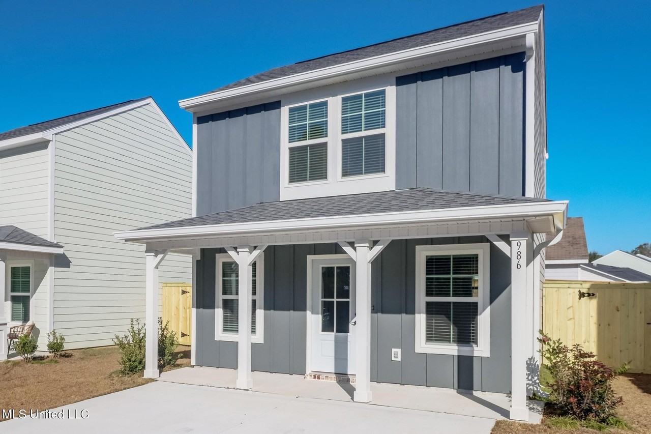 Waterford Cir - Photo 2 of 19