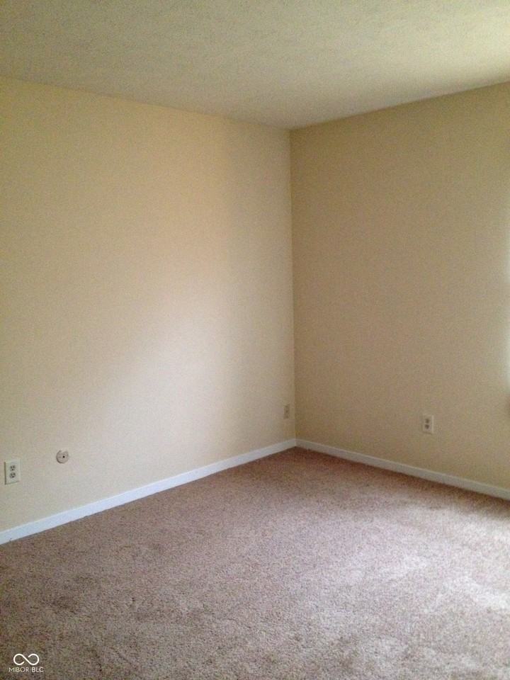 1107 Woodpointe Dr - Photo 4 of 12