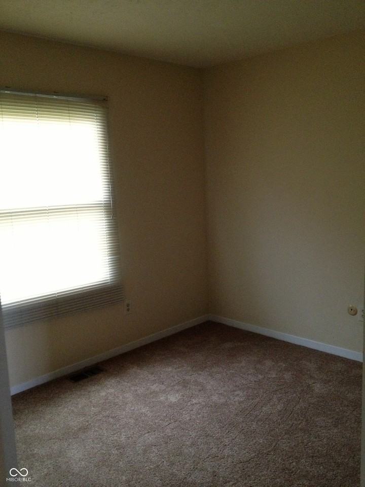 1107 Woodpointe Dr - Photo 7 of 12