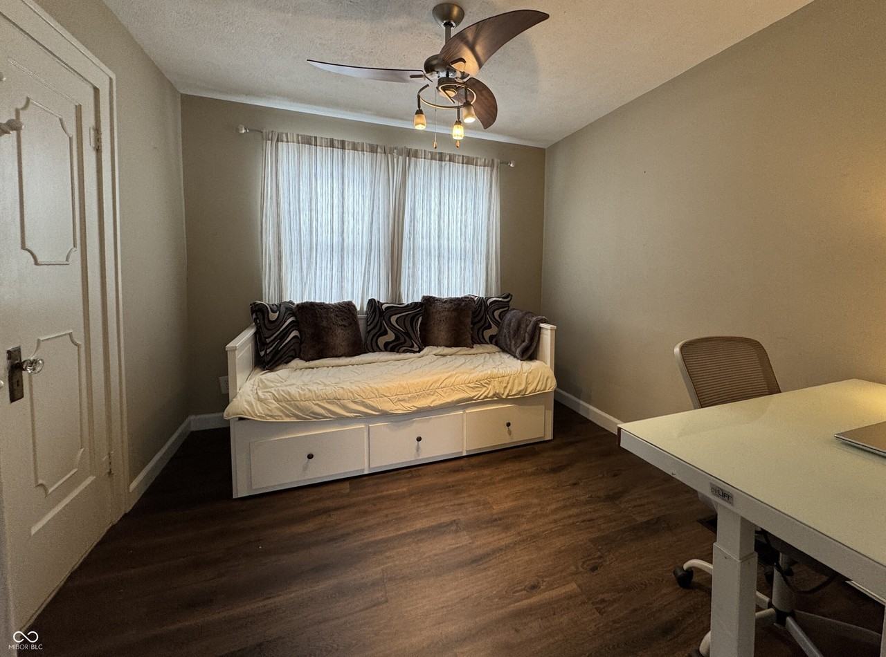 6186 Evanston Ave - Photo 2 of 22