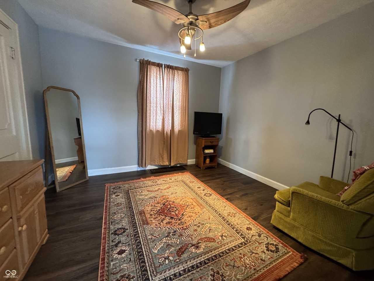 6186 Evanston Ave - Photo 5 of 22