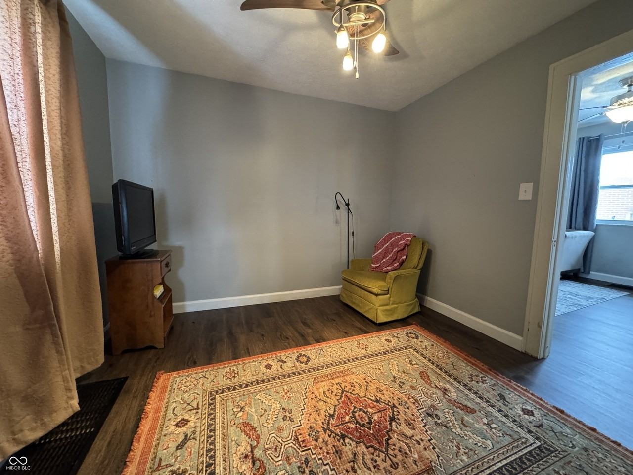 6186 Evanston Ave - Photo 6 of 22