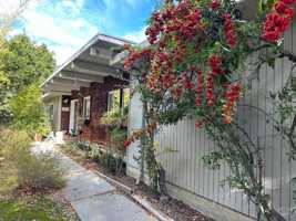 featured image of 121 Escanyo Way