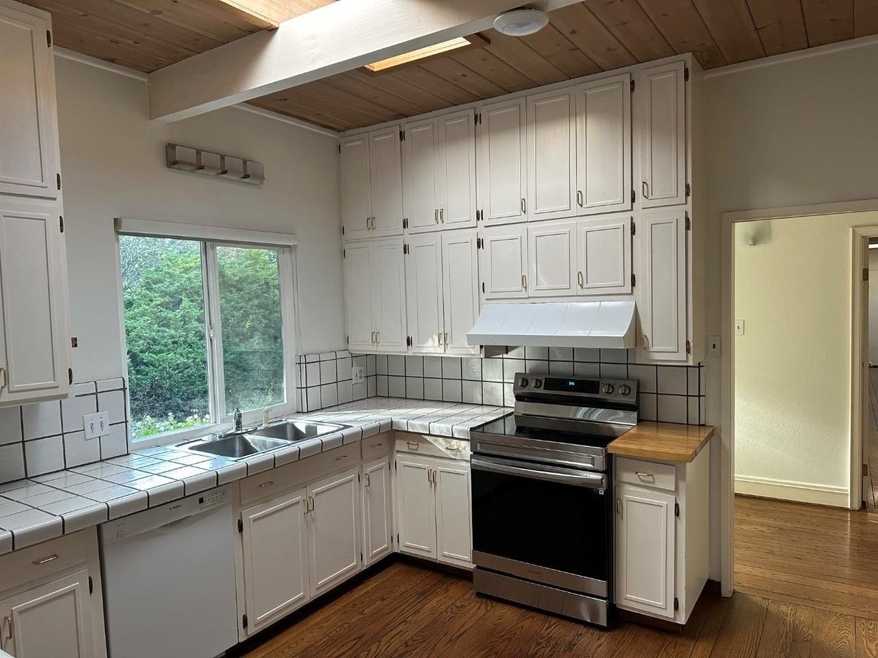 121 Escanyo Way - Photo 5 of 16