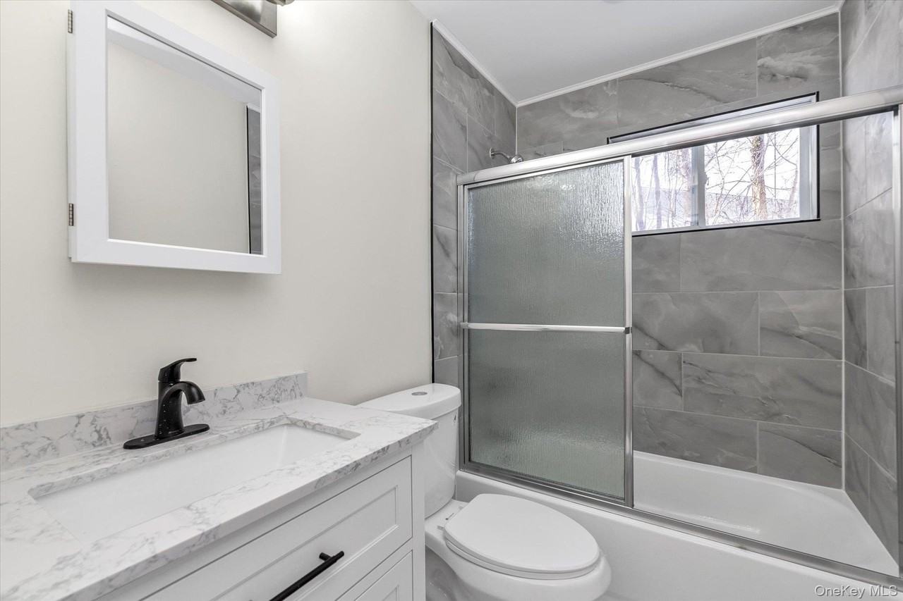 153 Vernon Valley Rd Apt 1 - Photo 6 of 10