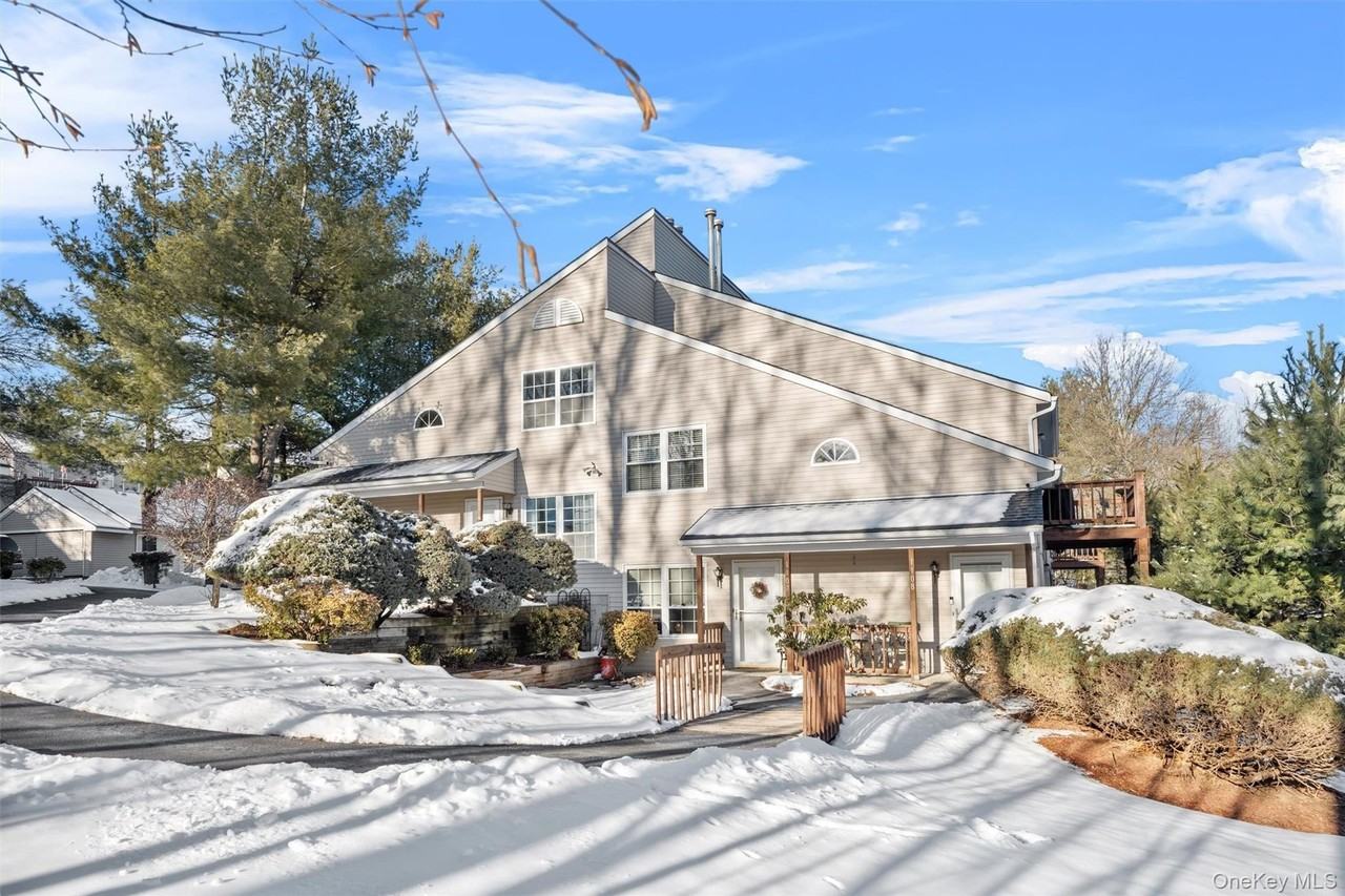 1104 Evergreen Ct - Photo 2 of 27