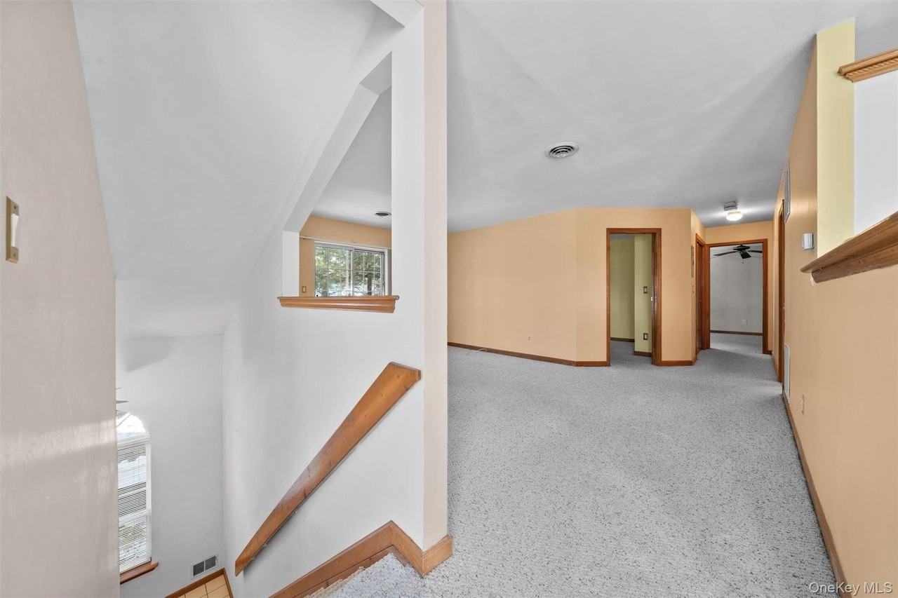 1104 Evergreen Ct - Photo 7 of 27