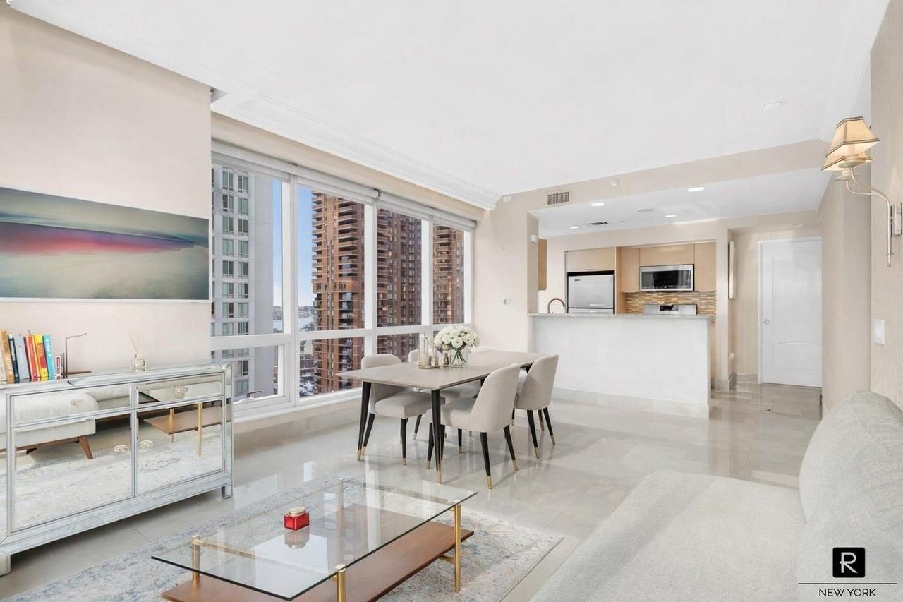 350 W 42nd St #25L - Photo 3 of 7