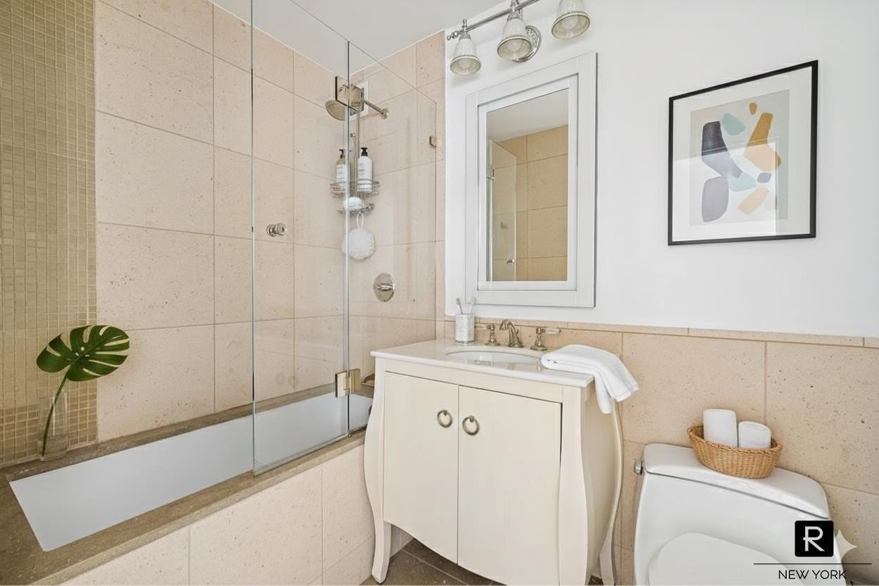 350 W 42nd St #25L - Photo 5 of 7