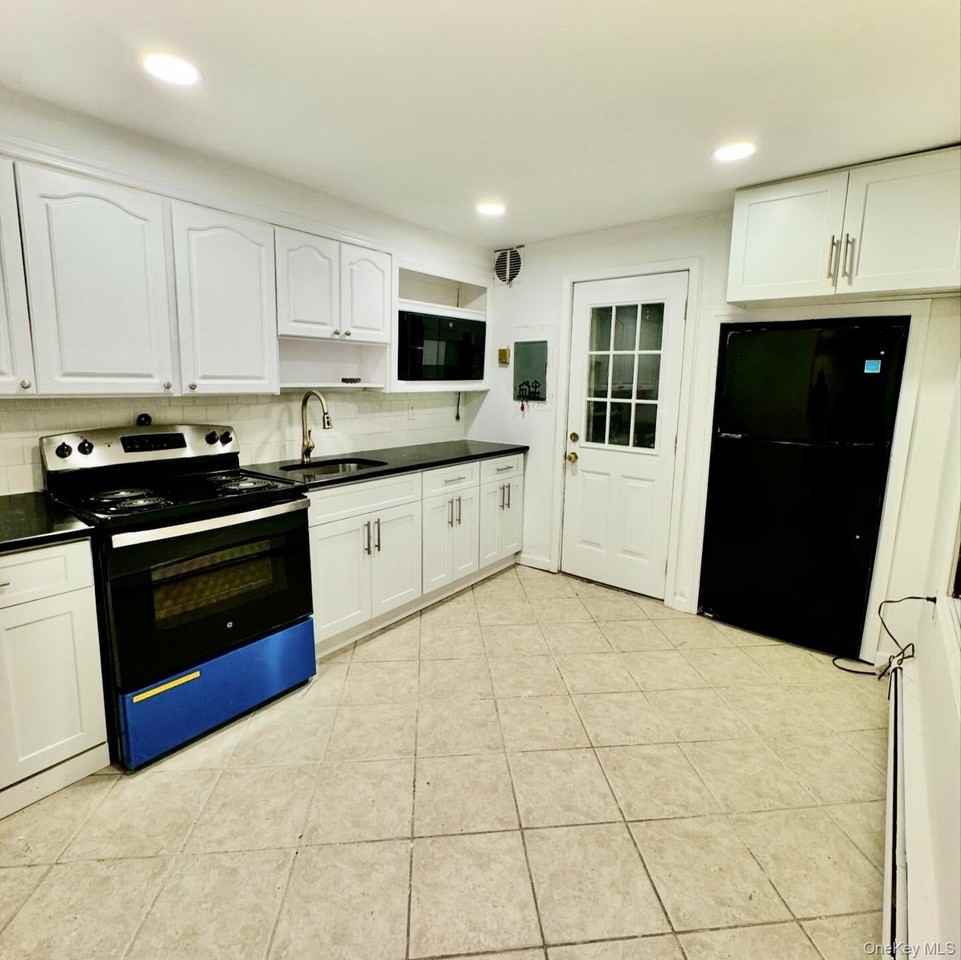 11 Bluespruce Rd - Photo 5 of 10