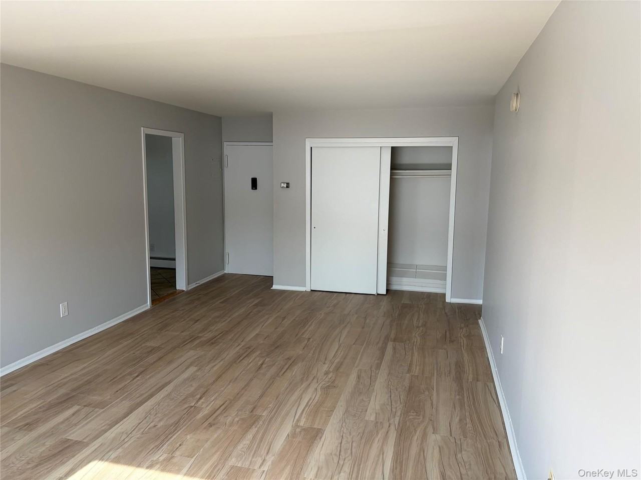 2 Brevoort Dr Apt 2b #2B - Photo 3 of 7