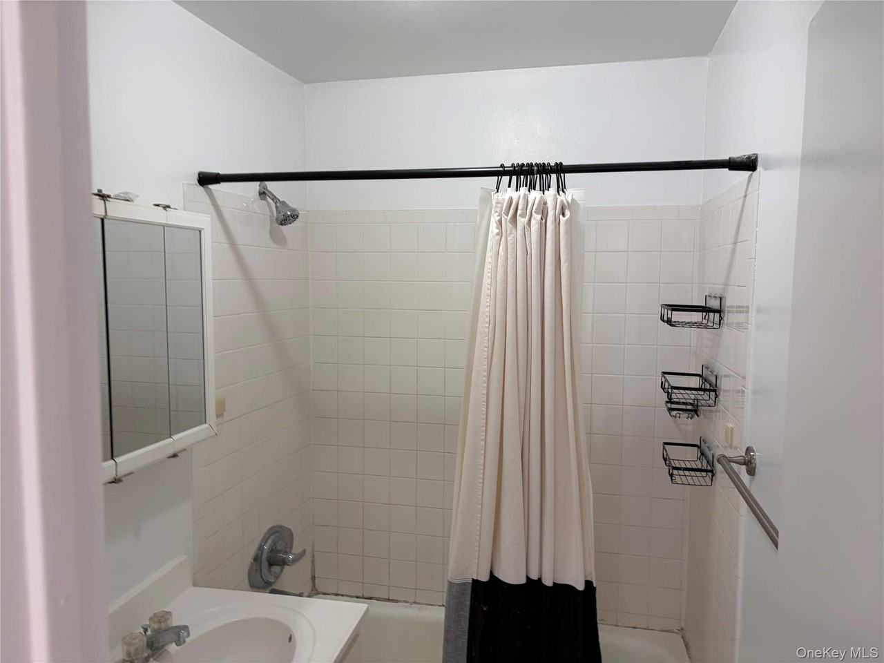 2 Brevoort Dr Apt 2b #2B - Photo 6 of 7