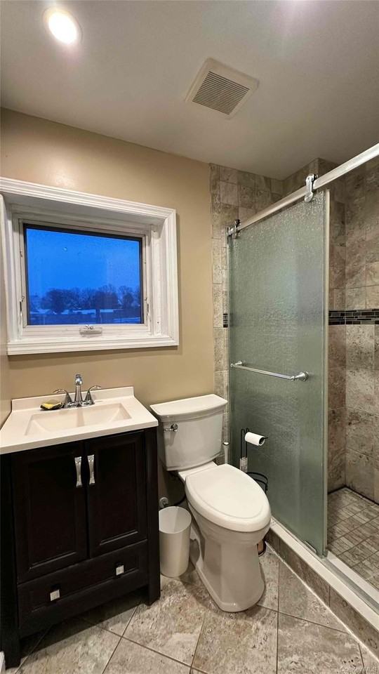 320 New York Ave Unit 3 #3 - Photo 5 of 6