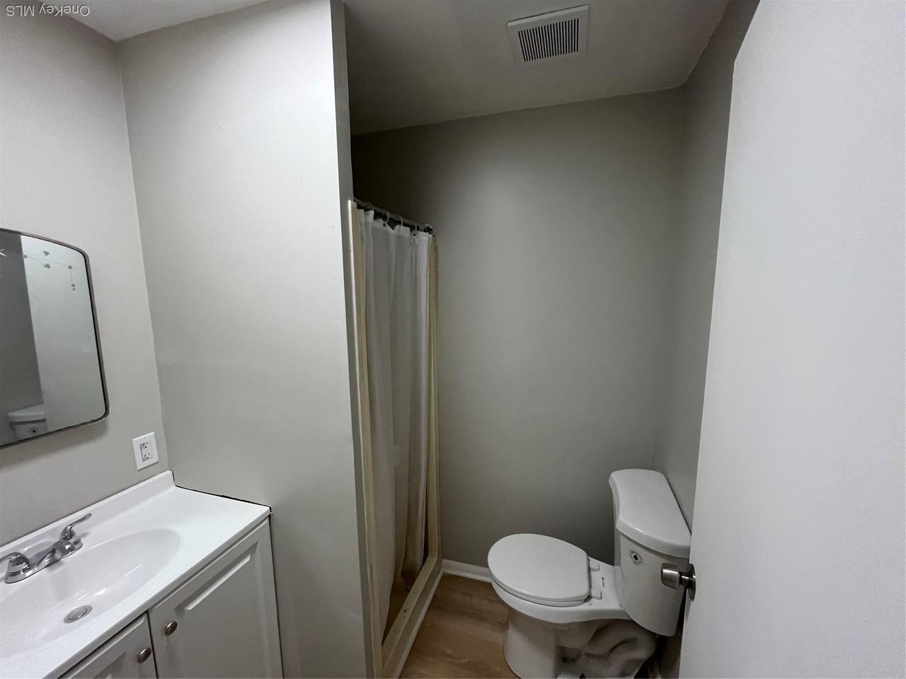 201 Main St Apt 5 #5 - Photo 4 of 14