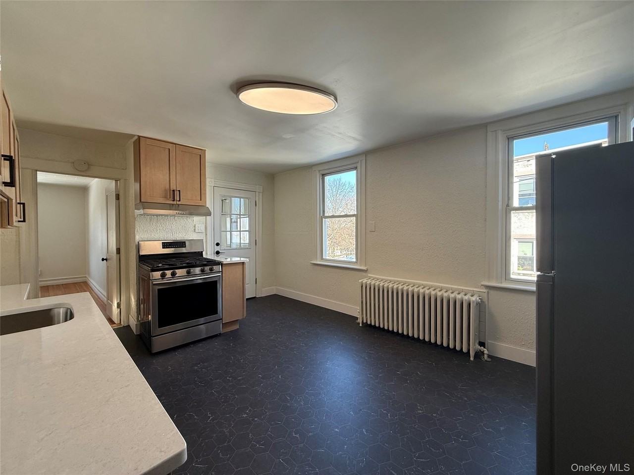 40 N Clover St - Photo 2 of 11