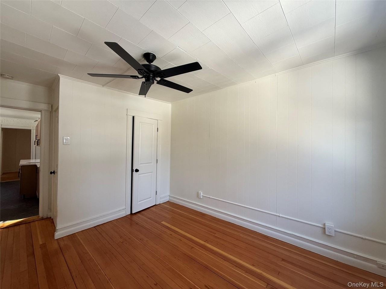 40 N Clover St - Photo 3 of 11