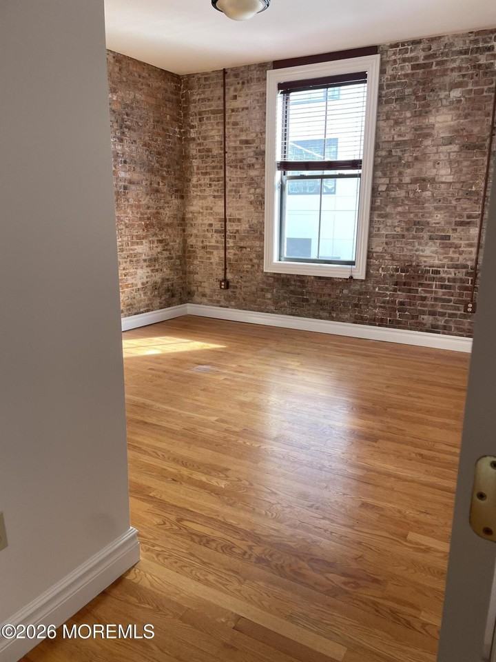 8 E Front St Apt 204 #204 - Photo 5 of 15