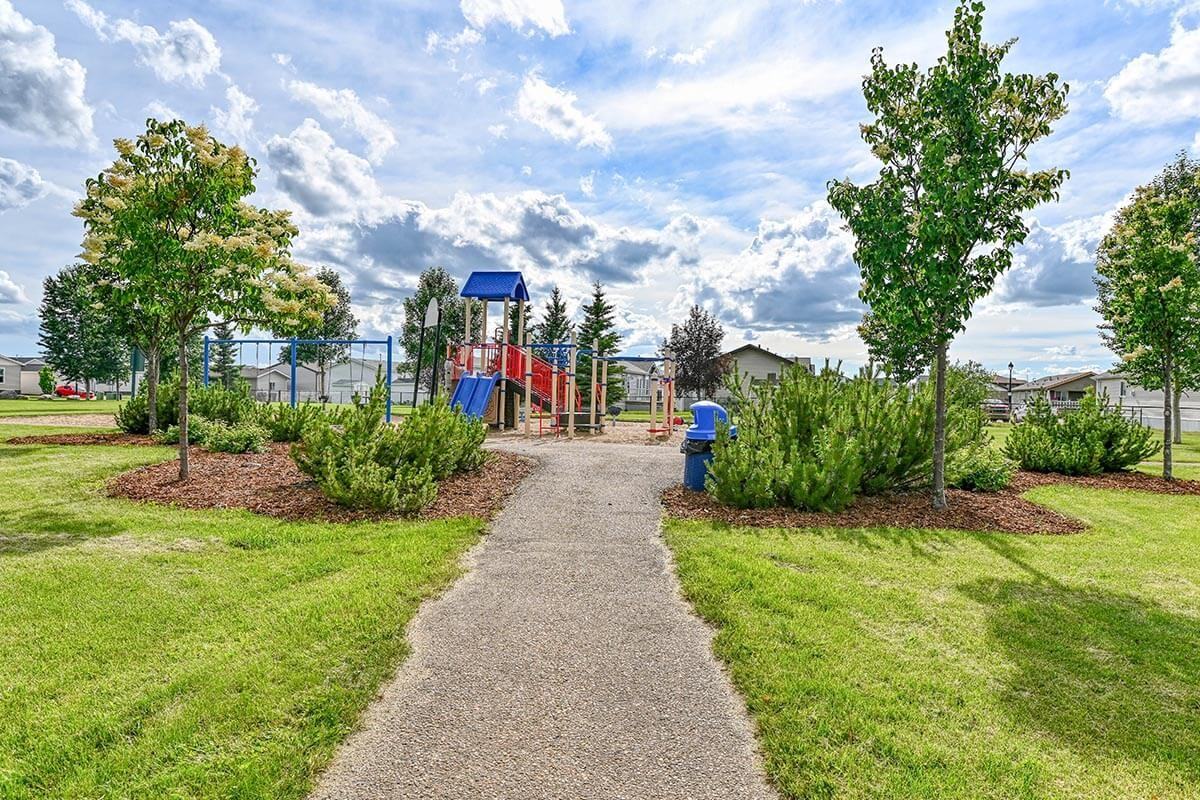 Fontaine Village - Photo 2 of 4