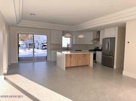 featured image of 7 Whale Pond Rd